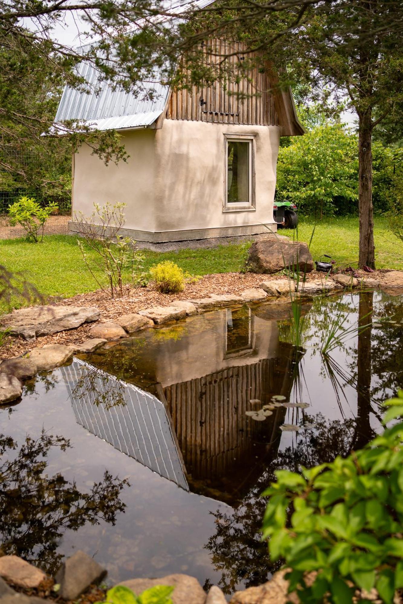 Owl'S Nest Suites Carrying Place ภายนอก รูปภาพ